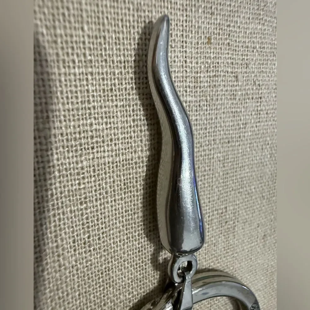 Brighton Silver Keyring with Curved Horn Charm – Vintage Style